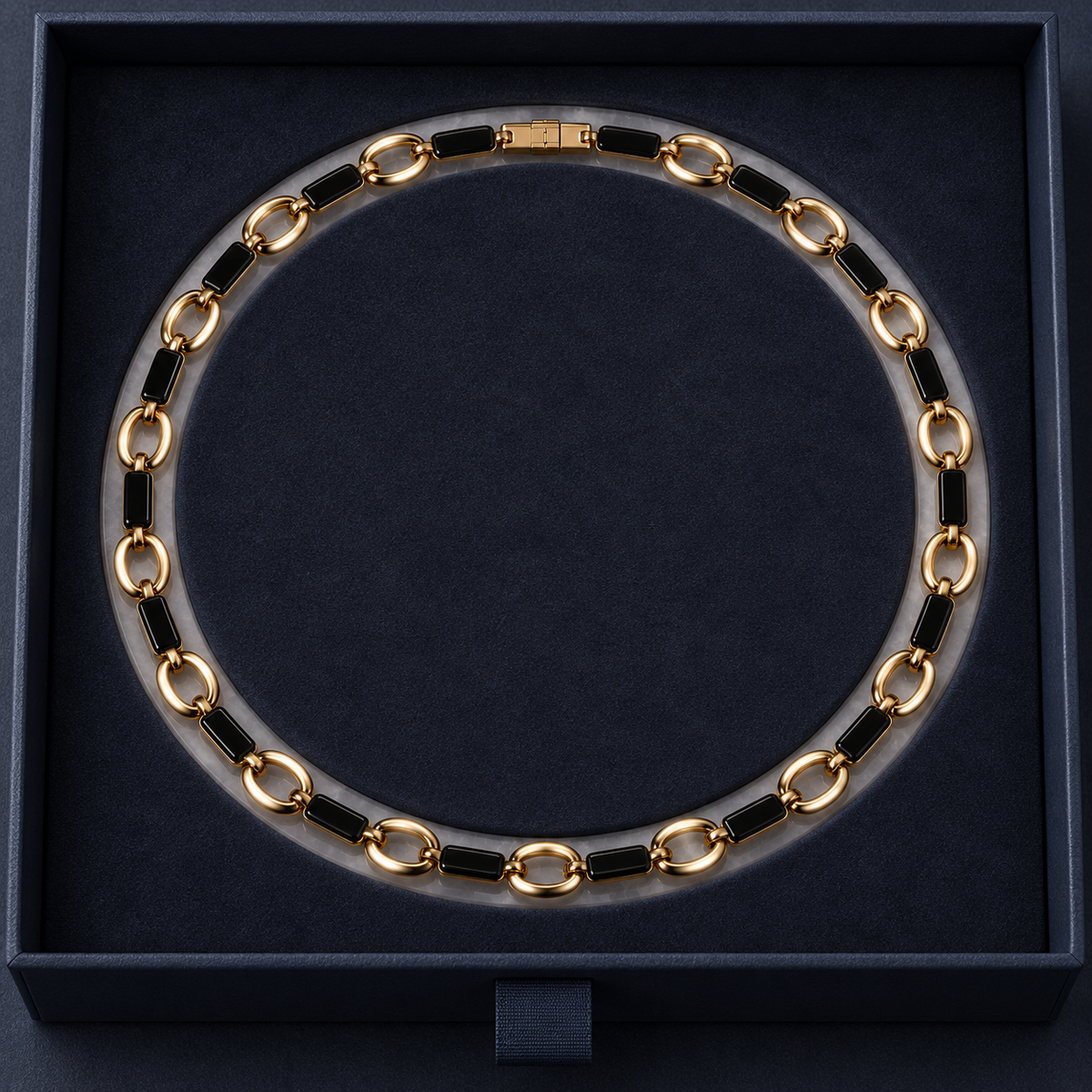 Eclipse Chain Collar in presentation packaging