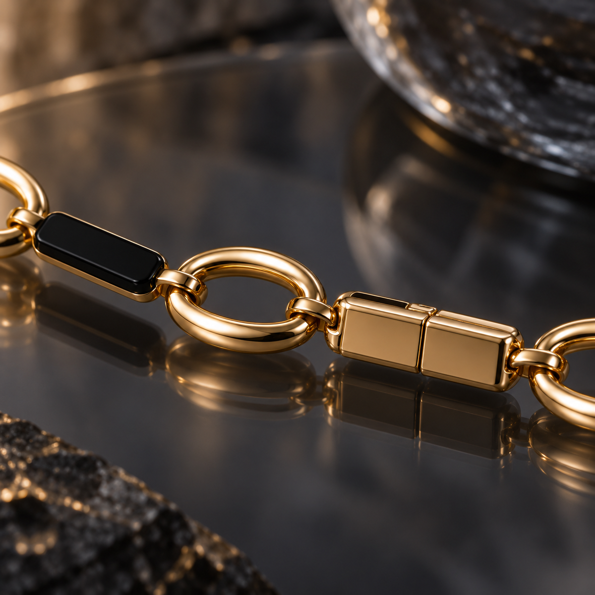 Eclipse Chain Collar enamel link and closure detail
